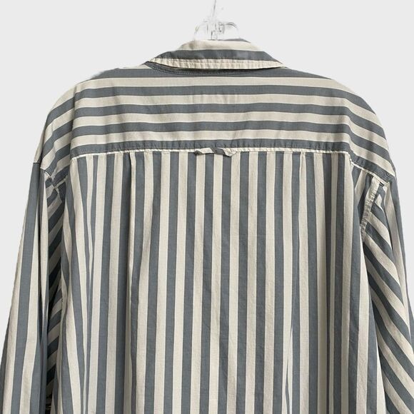 Ava & Viv Striped Button Up Shirt Women's Size 1X Grey White Collared Pocket - Picture 11 of 16
